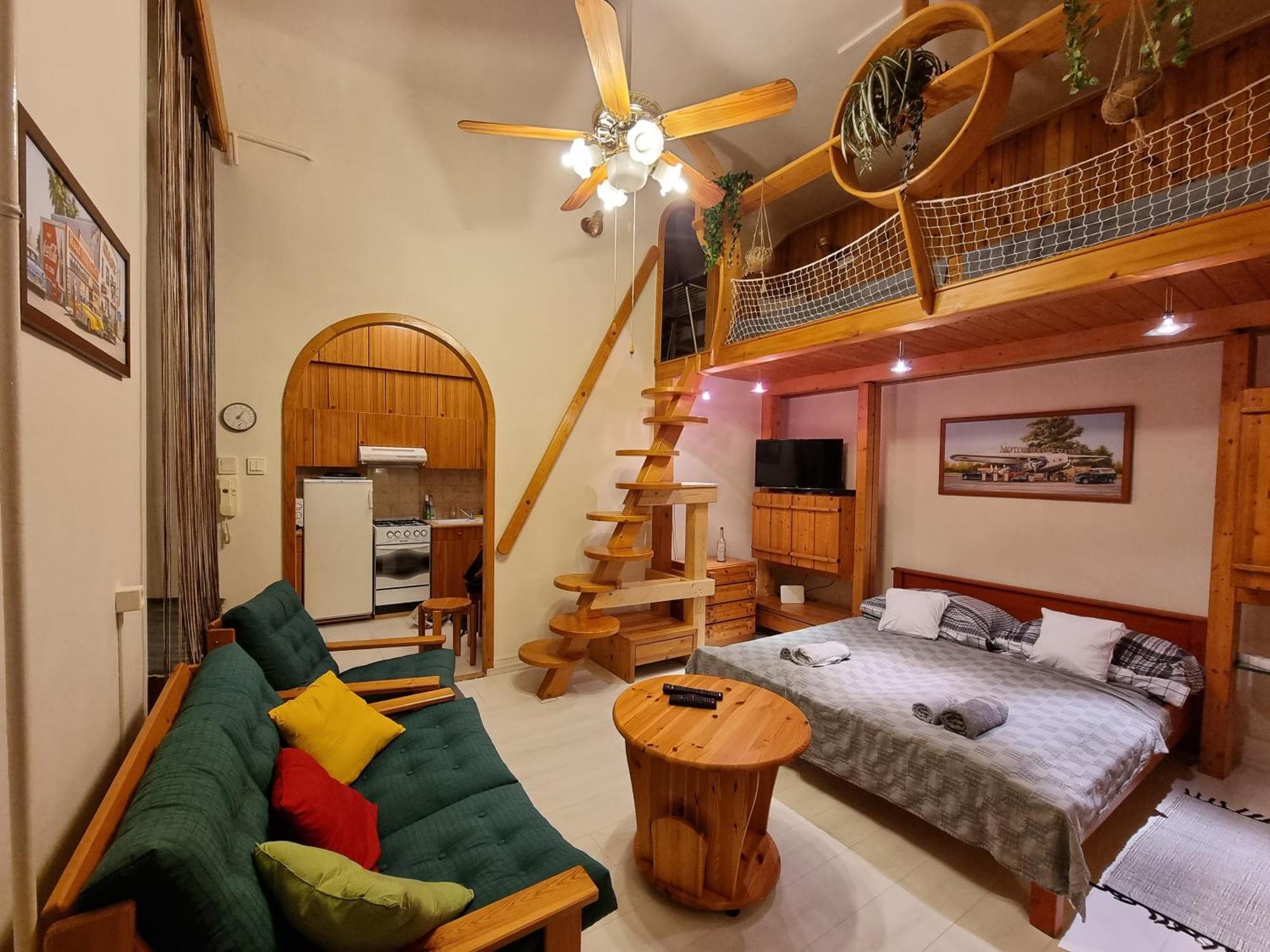 Appartement Little Cozy Apartman à Miskolc Extérieur photo